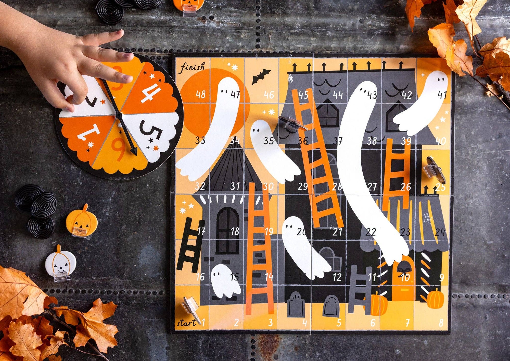 Hey Boo: Ghosts & Ladders Game
