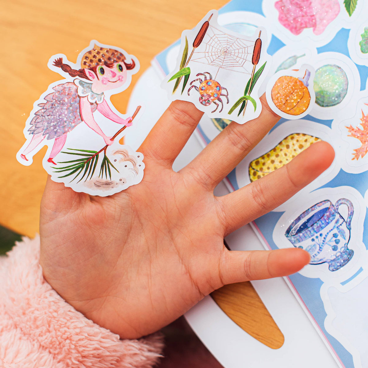 eeBoo | Magical Creatures Shiny Sticker Book