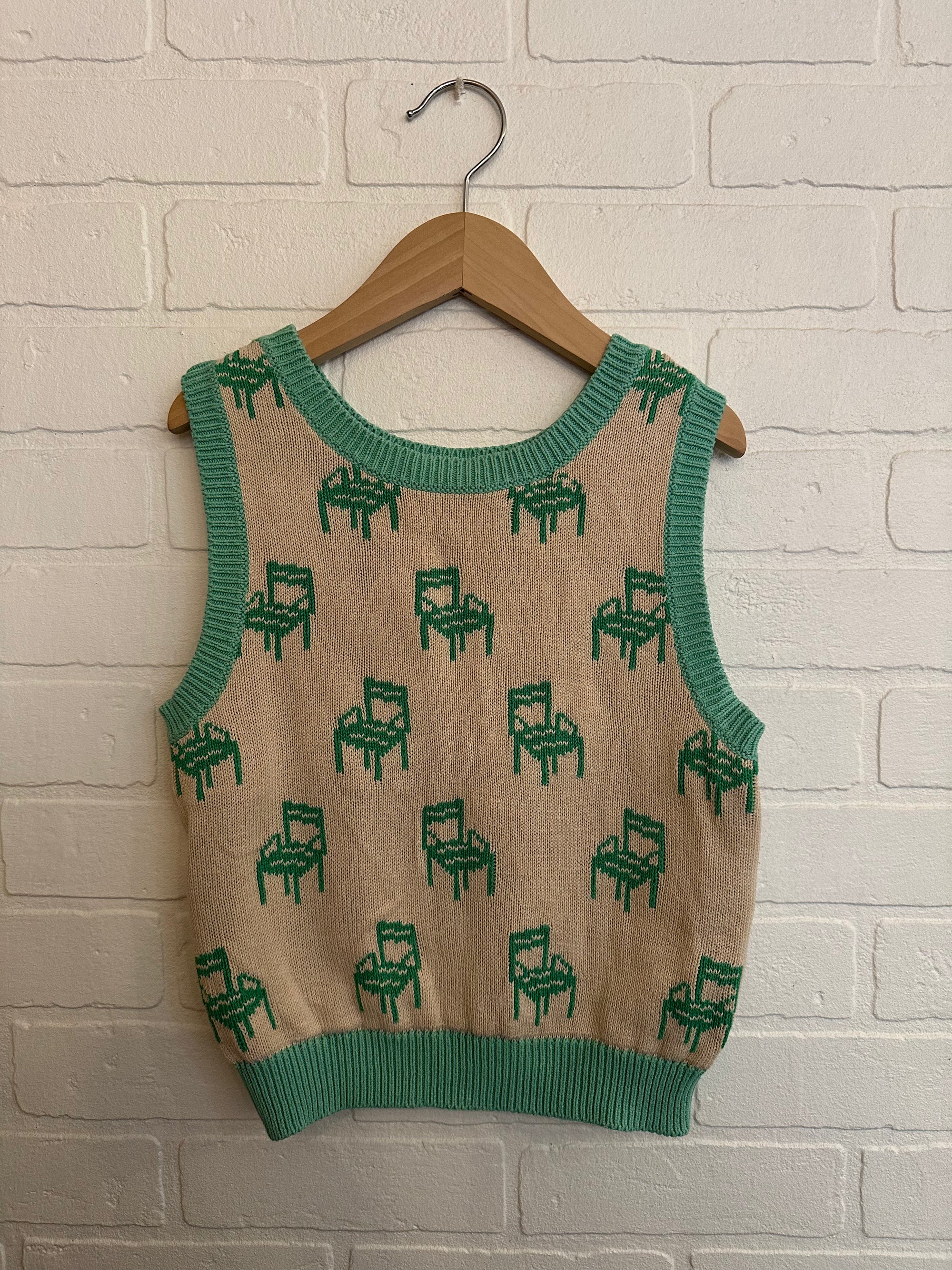 (RE)Wear Oeuf Vest | 6/7