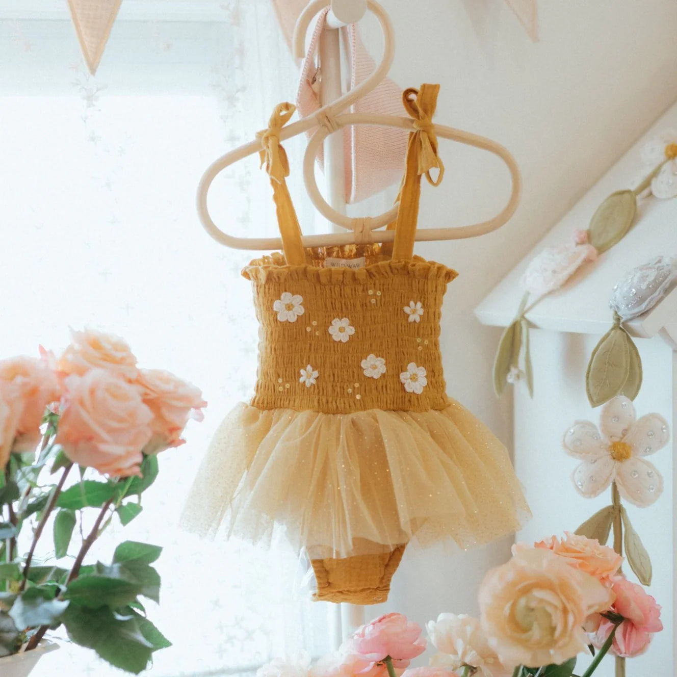 Wild Wawa Tutu | Daisies