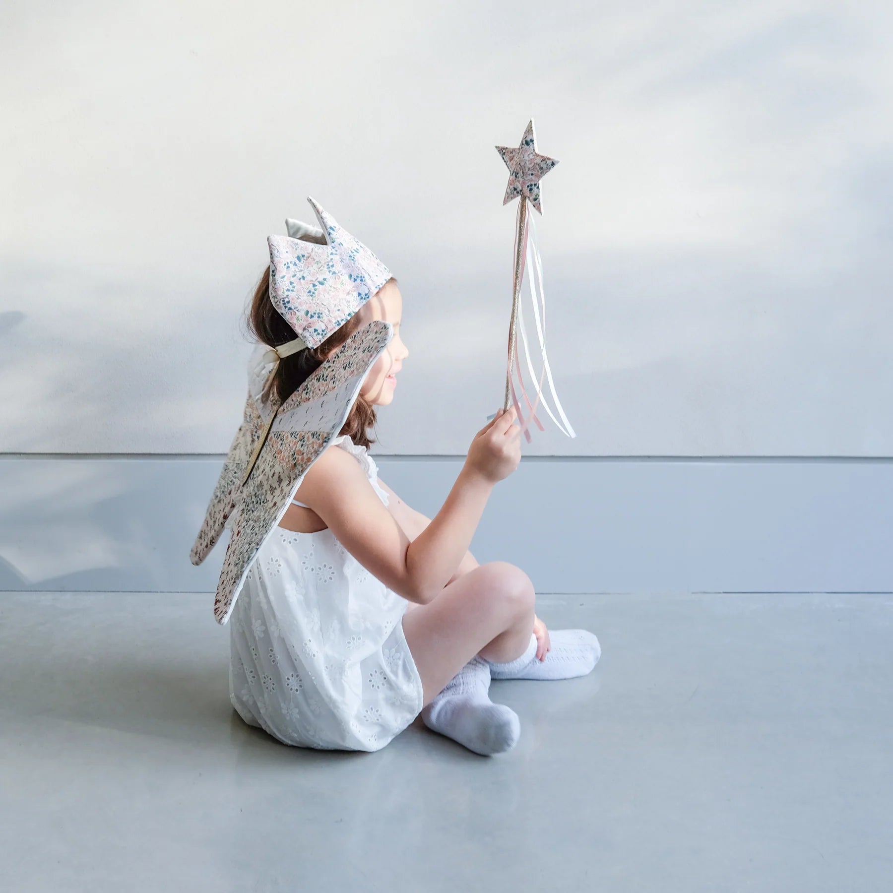 Mimi & Lula Floral Wand