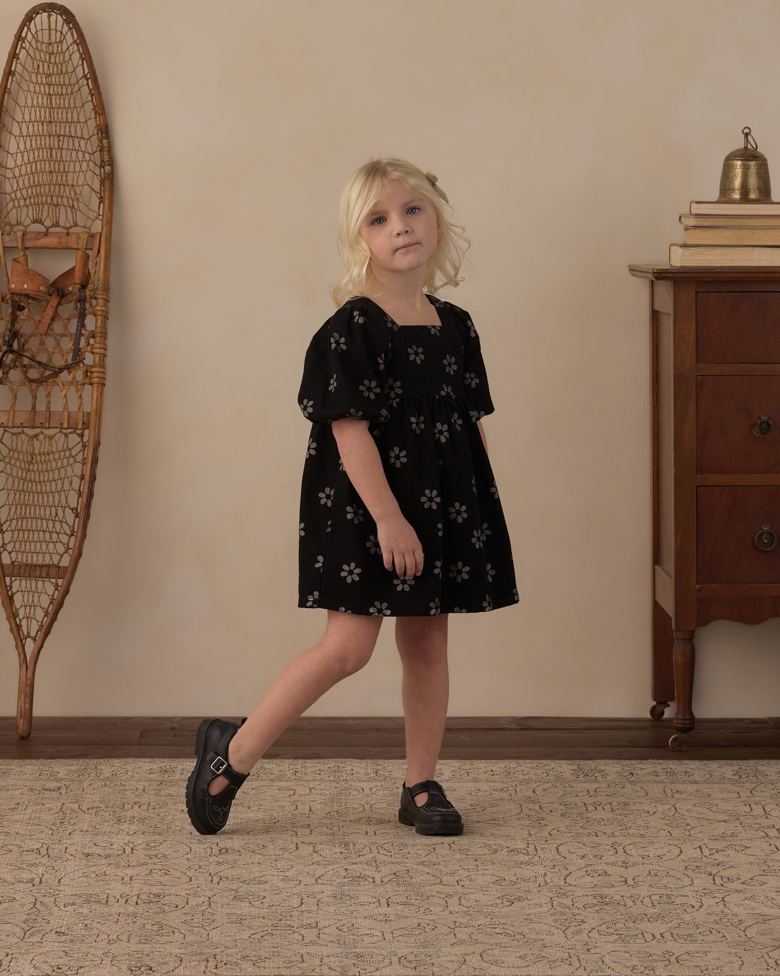 Rylee + Cru Gretta Babydoll Dress | Black Daisy