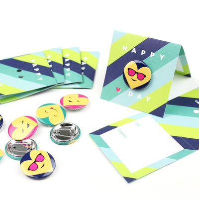 Emoji Button Valentines - 18 Pack